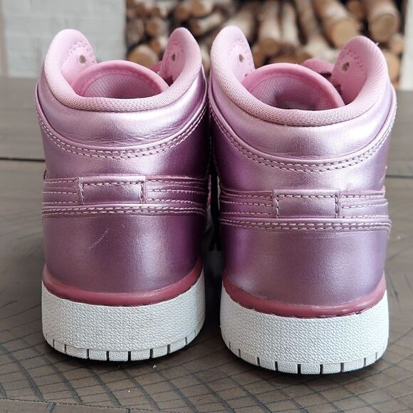 Nike Air Jordan 1 Mid SE GS Girls Metallic Pink Rose Sneakers Sz 4Y - Picture 5 of 10